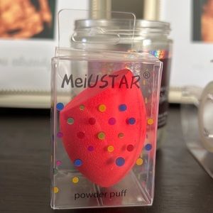 Beauty sponge , beauty blender